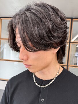 スタートウキョウ 渋谷(STAR TOKYO) 毛流れセンターパート無造作パーマツーブロック刈り上げ