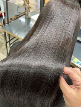 ラヴィエ(RAVIE) 【半田・髪質改善】縮毛矯正/トリートメント/マンツーマン