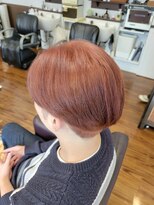 サムソンアンドデリラジェイエル(SAMSON&DELILA JL)&nbsp;王道のセンター分けもカラーで遊び心をプラス