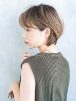 リリーオブザベイス(Lily of the Vase) 抜け感、ベージュ、ショートボブ