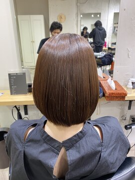 エル(EL by green) 《tomi》髪質改善ストレート×切りっぱなしボブ