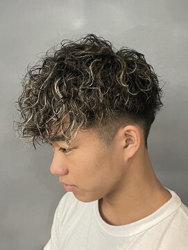 バース 梅田中崎町店(BIRTH) スペインカール/ホワイトハイライト