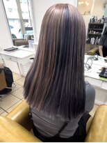 シャルティア(SHALLTIA)&nbsp;アンブレラカラー【山口市美容室】【山口市ハイトーンカラー】