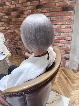 ラ タント(L'attente) 柔らかいシルバーカラー