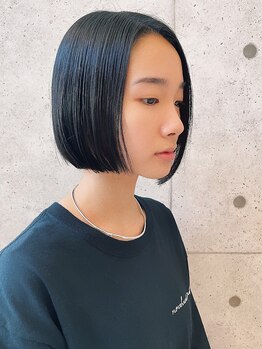 ソファ sofaの写真/気になる広がり、うねりなどのお悩みも解決へ！最小限に傷みを抑えつつ、ナチュラルなストレートに―。