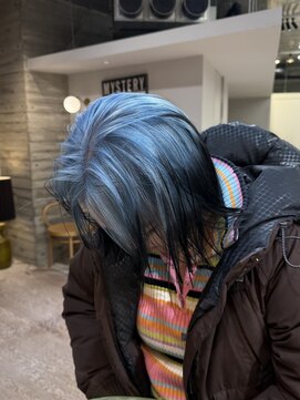 ヲタク(wotaku.) ルーツカラーデザインカラー裾カラー水色カラー切りっぱなしボブ