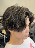 渋谷メンズハイライトカラーメッシュカラー緩めスパイラルパーマ
