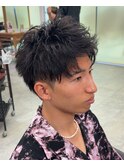アップバングショートツーブロック短髪