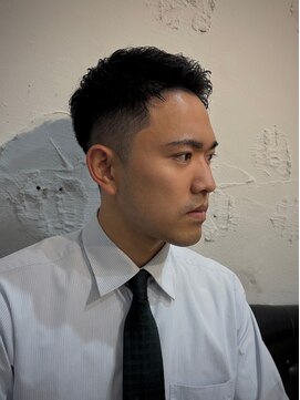 クオンヒール 淀屋橋店(QUON HEAL) スペインカール/スパイキーショート/フェザーパーマ/フェード