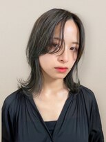ブルートマト(BLUE TOMATO)&nbsp;大人可愛いオリーブグレージュ30代40代外ハネミディ