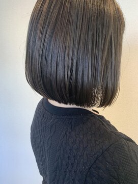 エルマ(eluma) シンプル*ストレートボブ