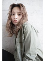 ファム(FAM)&nbsp;ウェーブミディ×濡れ髪