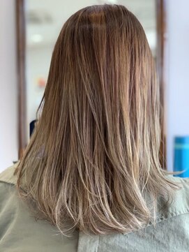 キンダーガーデン(KINDER GARTEN) ダークブロンドバレイヤージュ