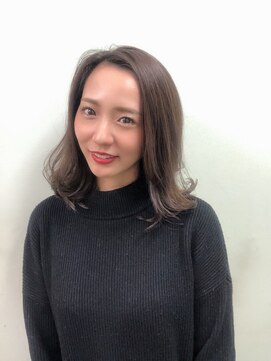 ピース トウキョウ(PEACE TOKYO) 前髪長めの外ハネスタイル