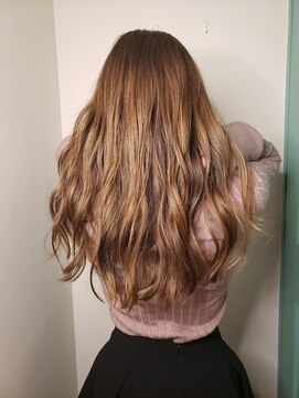 アットティー 金沢文庫(at tee...) ☆外国人風ソフトバレイヤージュカラー☆