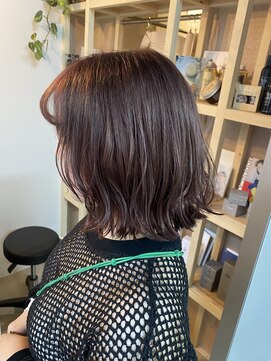 レア(Le’a) 外ハネほんのりピンク◎