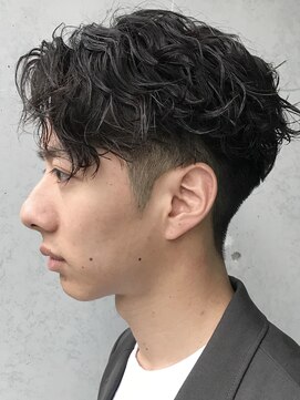 フィフス 栄(fifth) ツイストスパイラルパーマセンターパートフェードツイストパーマ