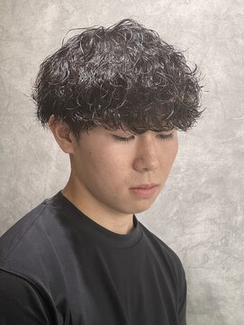 アーリー(Ali'i) 波巻きスパイラルパーマ刈り上げツーブロックマッシュ