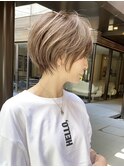 ショートヘアショートボブ白髪ぼかしハイライトカラーボブ