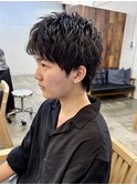 スパイキーショートブルーブラックフェザーパーマサーフカール