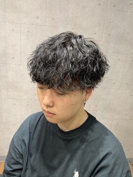 ミオ リベル(Mio'' LIBER) 波巻きパーマ