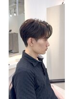 オン(on.)&nbsp;綺麗な毛流れのセンターパート