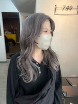 ナジック(749)&nbsp;透明感たっぷり♪ホワイトグレー×レイヤーカット