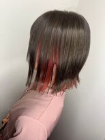 モルニ(MORNI)&nbsp;インナーカラー_マロンベージュ Aラインボブ かきあげ