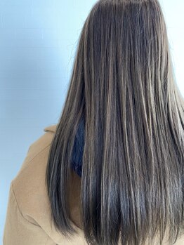 人気の縮毛矯正メニューで髪質改善！毛先までキレイにまとまる、憧れのうるツヤストレートhairへ導きます♪