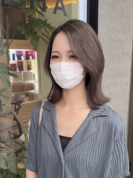 シェルハ(SHELHA) くびれヘア 切りっぱなしボブ アッシュグレー 顔周りレイヤー