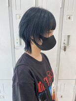 ヘアデザイン ソラ(Sola) ネイビーカラー寒色系暗髪×ショートウルフ 顔まわりレイヤー