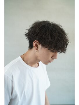 レタッチ バイ フィフス 天神大名(RETOUCH by fifth) 波巻きスパイラルパーマツイストパーママッシュメンズパーマ束感