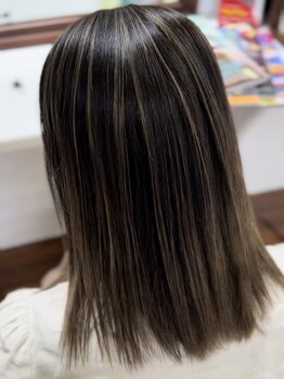 ヘアーメイク マティエール(Hair Make matiere)の写真/[脱白髪染め]白髪をデザインに変えた、見せるグレイカラー◆暗くしたくないけど白髪は染めたいという方へ＊