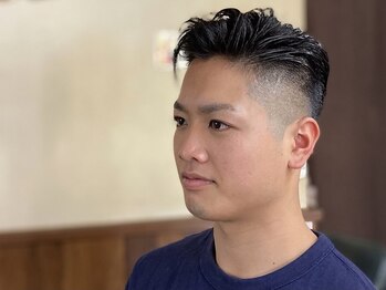 ズーム(ZOOM)の写真/ヘアスタイル×眉×シェービングのトータル施術も可能。プロならではの技術で第一印象も変わる！
