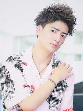 リップス 池袋(LIPPS) アップバングツーブロックツイスト刈り上げスパイラル