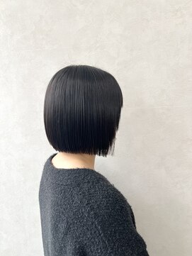 クム 横浜(qumu) 切りっぱなしボブ×前下がり　qumu横浜