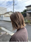 ミディアムボブ/ハイライト/切りっぱなしボブ