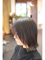 ポタム 東中野(potamu) ぱつっとミディアムに顔周りレイヤー