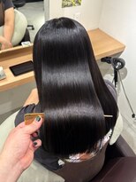 アトレ 梅田店(attrait) 上品なブラウンロング×透け感カラーで魅せる大人っぽさ