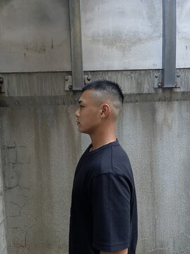 ウェルネス(Wellness) スキンフェード、クロップ、ベリーショート