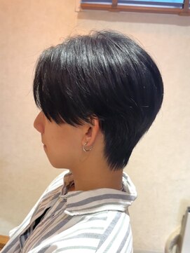 ヴェロ 福井(VeRO) 襟足ちょい残し!?センターパートミニウルフ