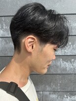 ヒュイル バイ ニアウ(Hwyl by Niau) メンズマッシュセンターパートスパイラルパーマニュアンスパーマ