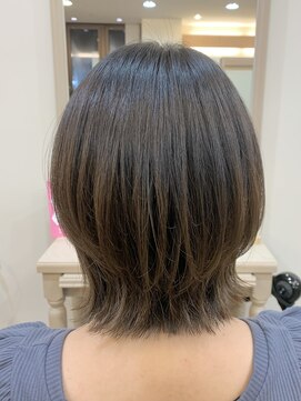 アルターリール(aL ter Rire) レイヤーボブ/外ハネ/福原遼華