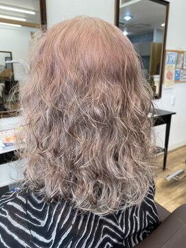 レイン(Rain) 大人のウェーブパーマ