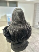 アンダーバーホワイト(_WHITE)&nbsp;大人可愛いレイヤーロング透明感カラーダークグレイ