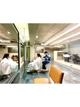 一人のスタイリストが仕上げまでマンツーマンで対応するので、あなたの”なりたい”を叶えたスタイルに☆