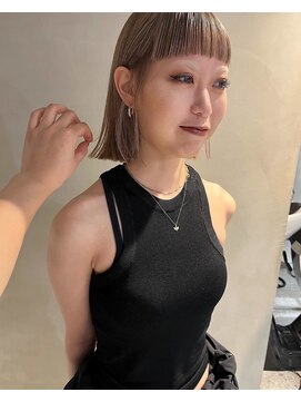 天神美容室 【KASUMI天神美容室】グレージュ×ハイトーン×切りっぱなしボブ