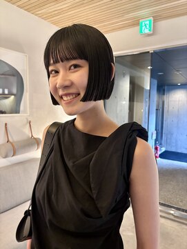 カシ 中目黒(CASI) 黒髪刈り上げ ボブ