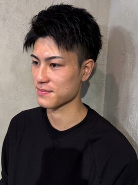 ディスイズバーバーサード(THIS IS BARBER 3rd) ツーブロックショート　束感　簡単スタイリング　黒髪ショート