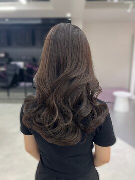 ジーナリア(Xena ria) 《Kaho》ほんのりオリーブなベージュ